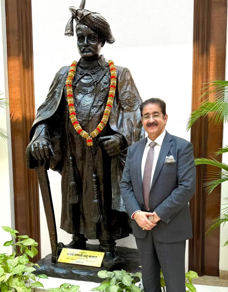 Dr Sandeep Marwah Felicitated at New Maharashtra Sadan on Becoming Vice President of FFI