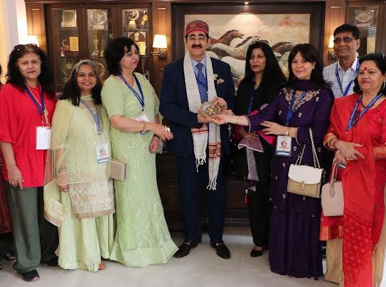 Sandeep Marwah Honoured by Womens Association Kala Bharti Foundation for Contribution to Women Empowerment