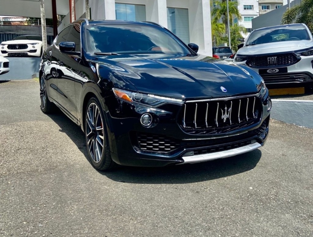 Black And White, only for Exclusives Clients!!