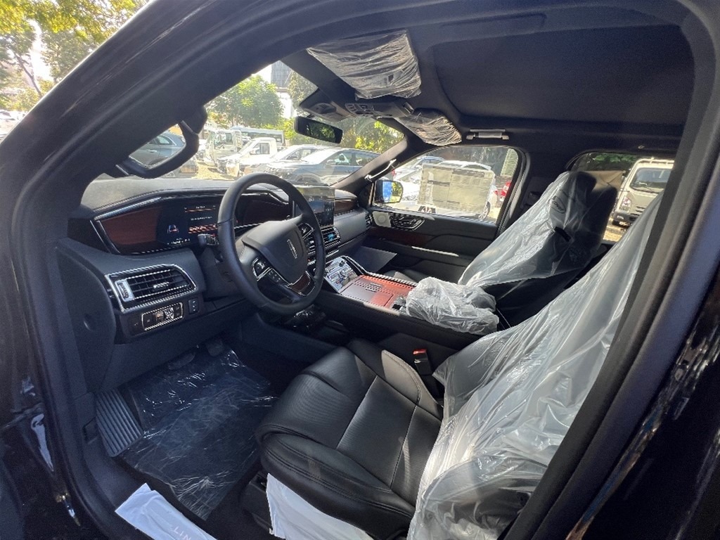 Lincoln Navigator Reserve, la jeepeta que define tu personalidad!!