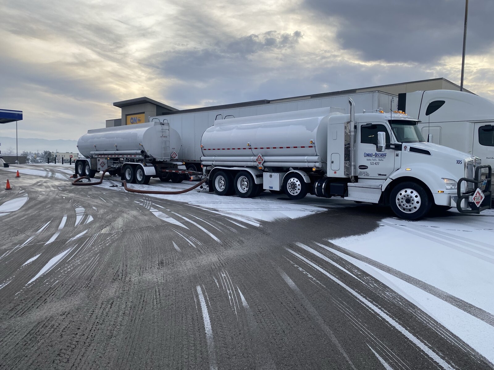 Oil Tank Monitoring Solutions to Optimize Your Fuel Operations