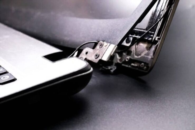 Broken Laptop hinges repair as from kshs 3000