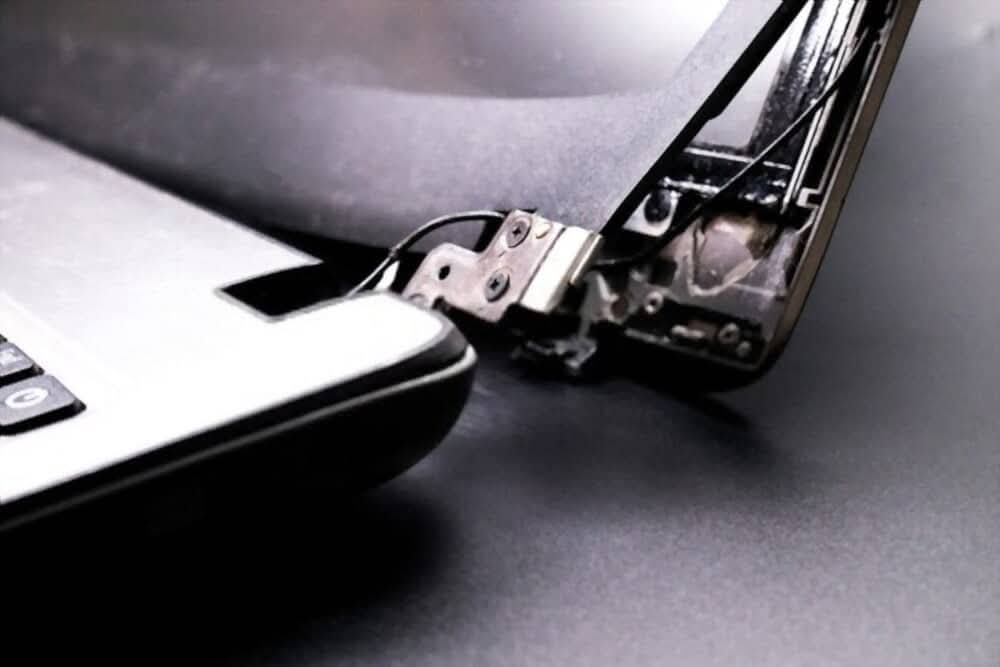 Broken Laptop hinges repair as from kshs 3000