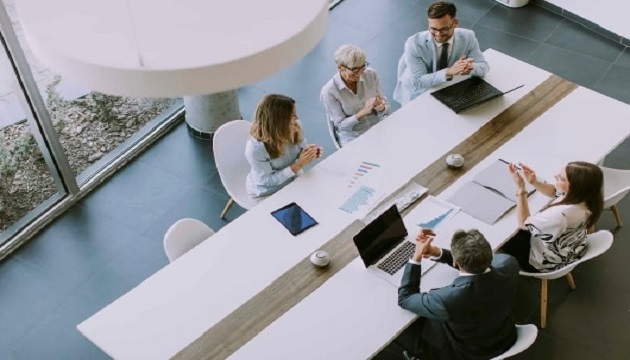 Simplify Compliance and Payroll with Canadian HR Services