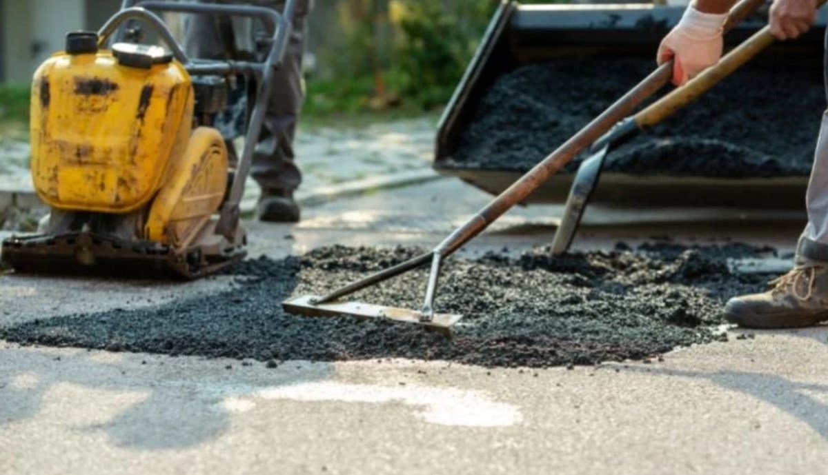 Long-Lasting Asphalt Protection Starts Here! Premium Driveway Sealing in Peterborough