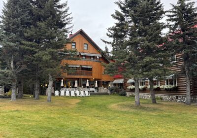 cabins-in-Lake-Louise