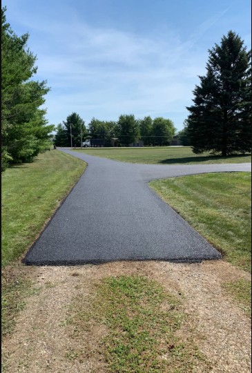 Professional Asphalt Paving in Pittsburgh PA, for residential and commercial projects