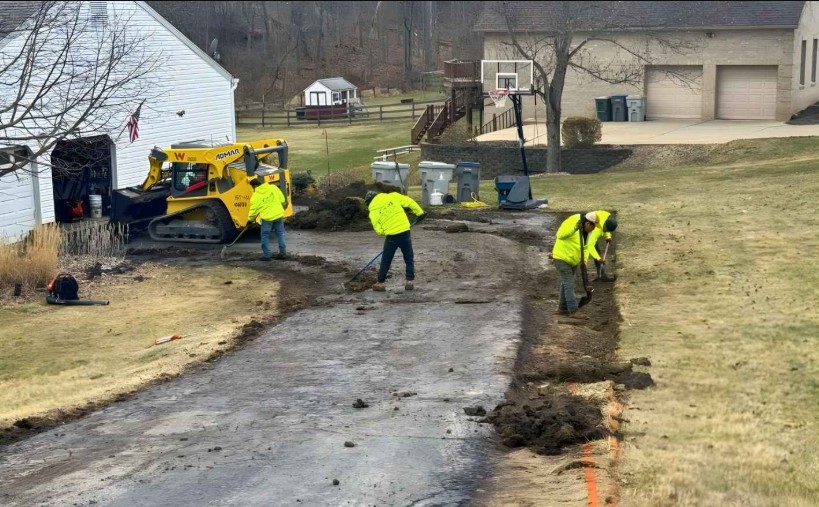 Professional Asphalt Resurfacing Pittsburgh for residential and commercial pavement restoration