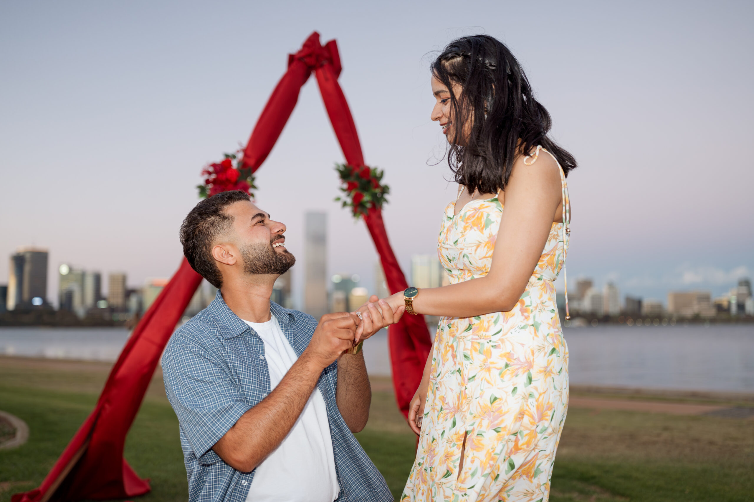 Planning a Surprise Proposal in Perth? Capture the Yes Moment Without Being Seen