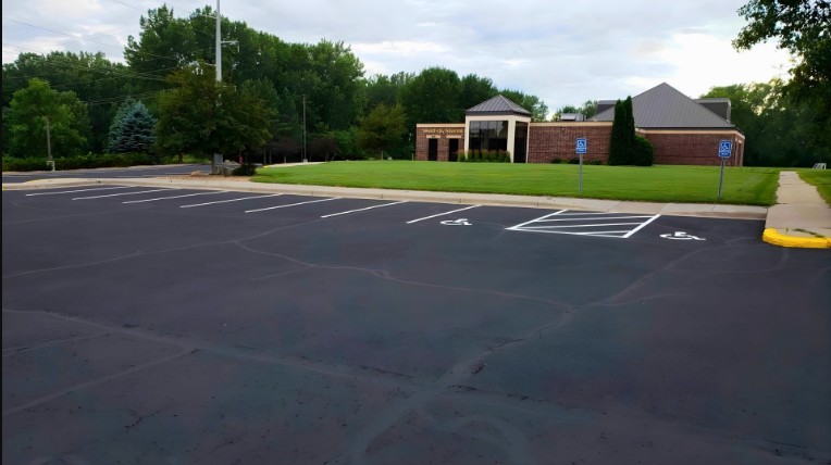 Sealcoating Company Columbus Ohio for Residential and Commercial Pavement