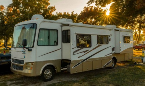 Contact an RV Buyer Scottsdale with confidence